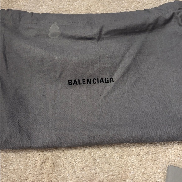 Ville Metallic Shiny Fuchsia Pink Logo Small Clutch Pouch NEW - Picture 2 of 4